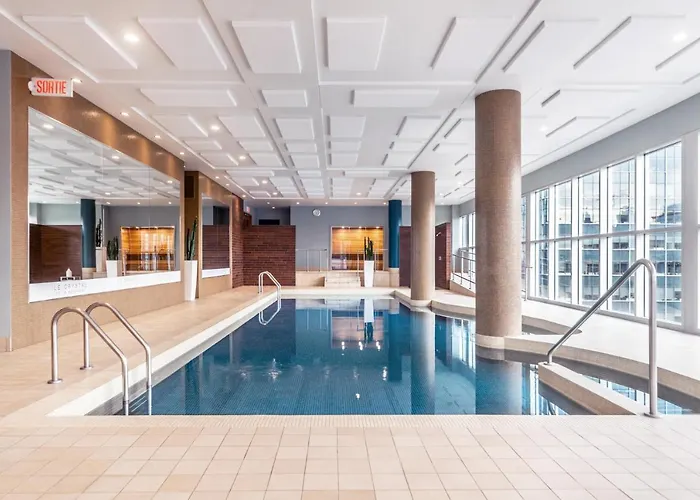 Warwick Le CrystalHotel Montreal