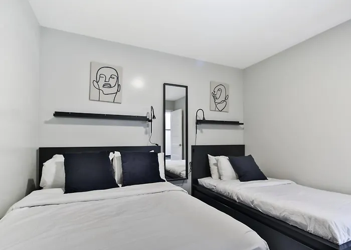 Parc Avenue LoftsHotel Montreal